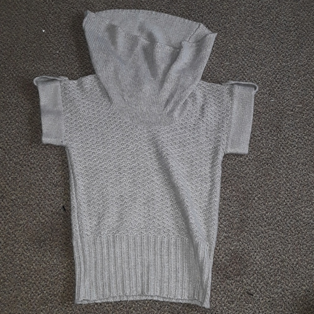 Cream Short Sleeved Turtleneck Sweater